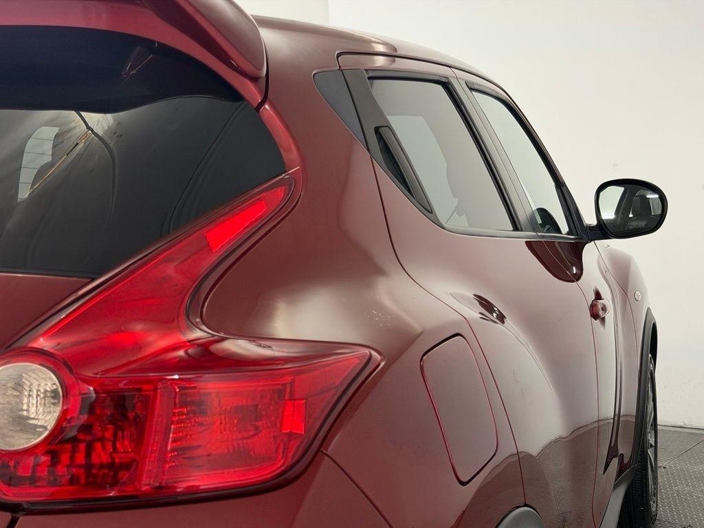 Nissan Juke 5dr Wgn I4 CVT SL AWD 2011