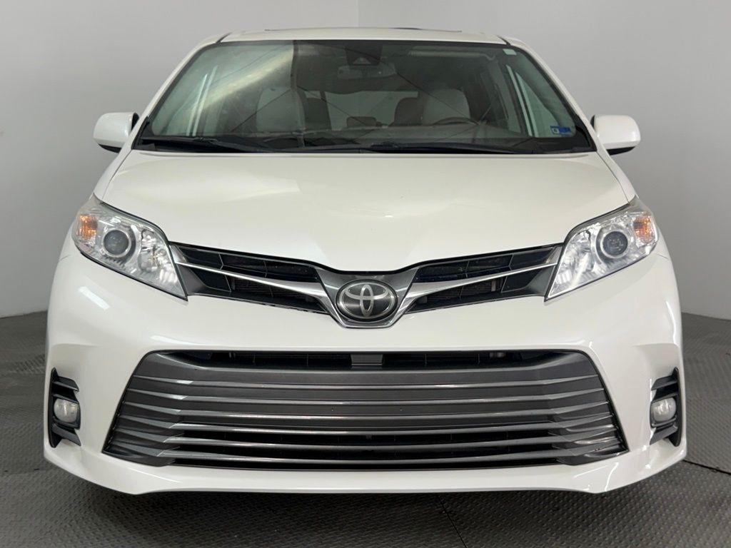 Toyota Sienna XLE Auto Access Seat FWD 7-Passenger (Natl) 2020