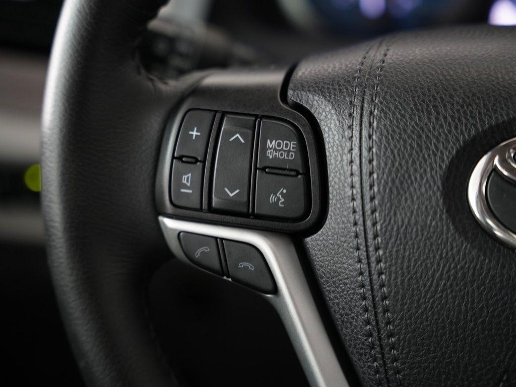 Toyota Sienna XLE Auto Access Seat FWD 7-Passenger (Natl) 2020