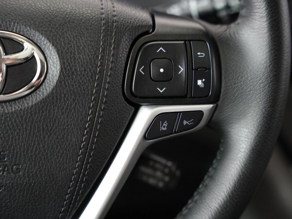 Toyota Sienna XLE Auto Access Seat FWD 7-Passenger (Natl) 2020