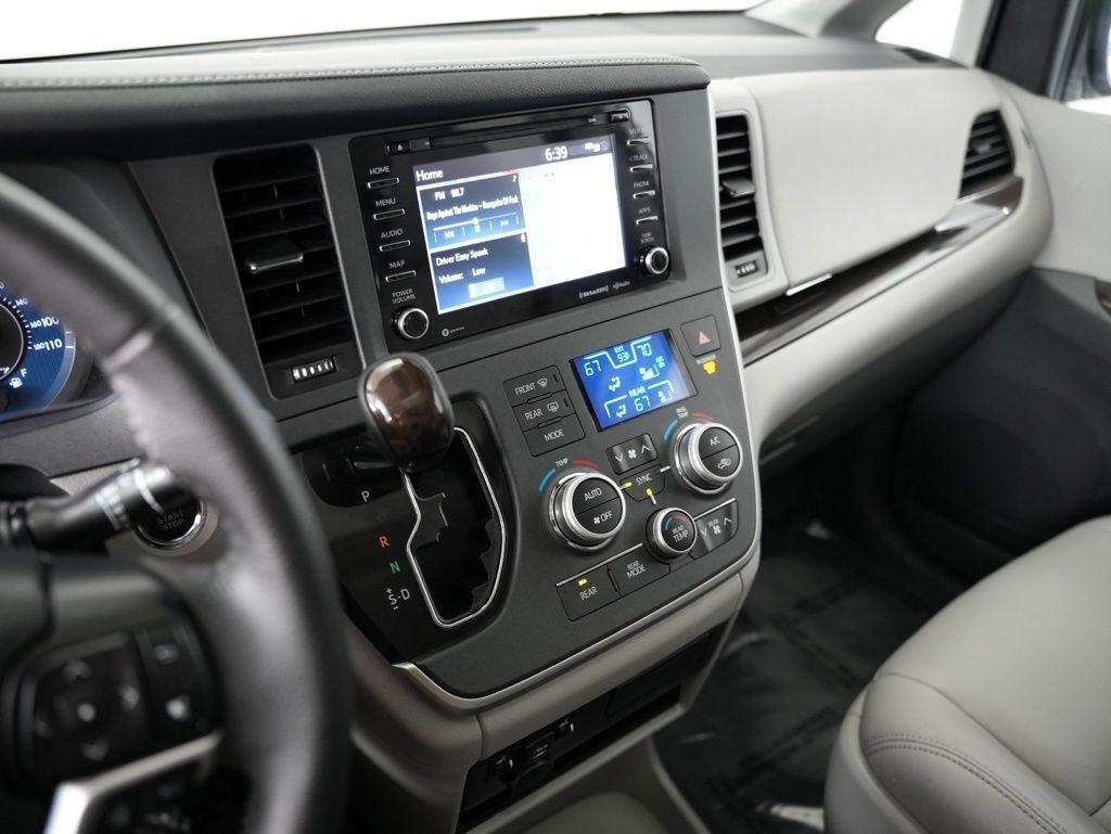 Toyota Sienna XLE Auto Access Seat FWD 7-Passenger (Natl) 2020
