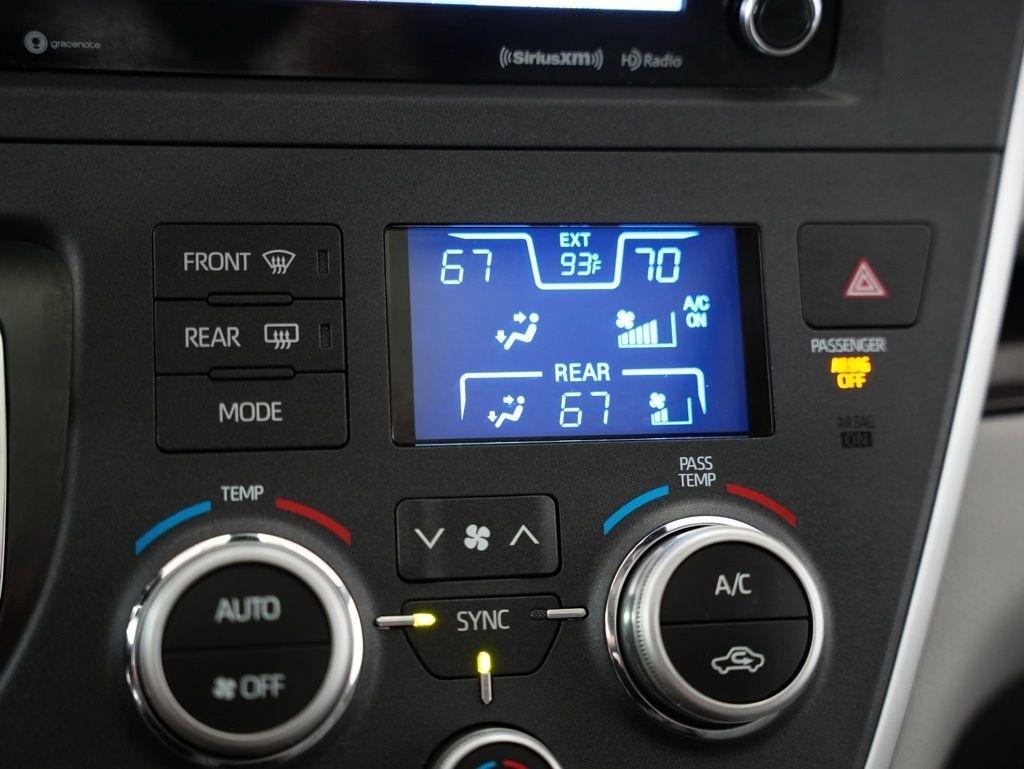 Toyota Sienna XLE Auto Access Seat FWD 7-Passenger (Natl) 2020