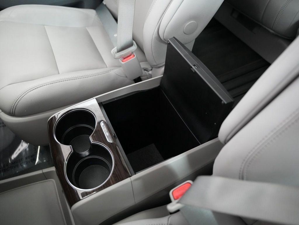 Toyota Sienna XLE Auto Access Seat FWD 7-Passenger (Natl) 2020