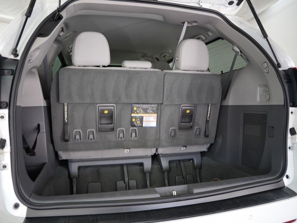 Toyota Sienna XLE Auto Access Seat FWD 7-Passenger (Natl) 2020