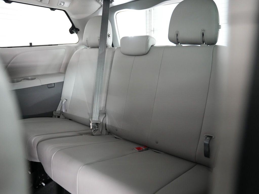 Toyota Sienna XLE Auto Access Seat FWD 7-Passenger (Natl) 2020