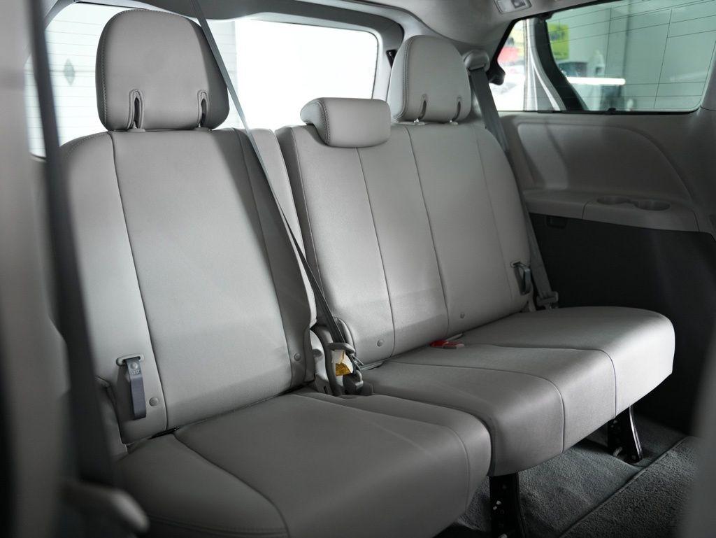 Toyota Sienna XLE Auto Access Seat FWD 7-Passenger (Natl) 2020