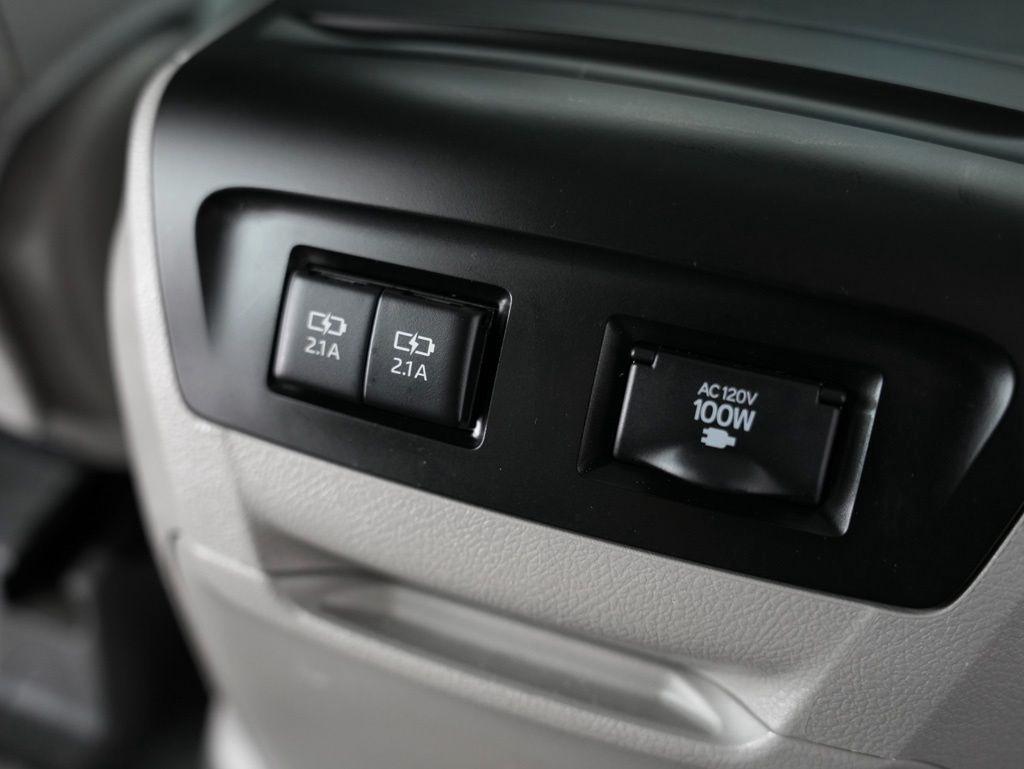 Toyota Sienna XLE Auto Access Seat FWD 7-Passenger (Natl) 2020