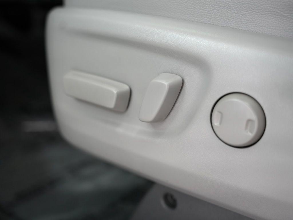 Toyota Sienna XLE Auto Access Seat FWD 7-Passenger (Natl) 2020