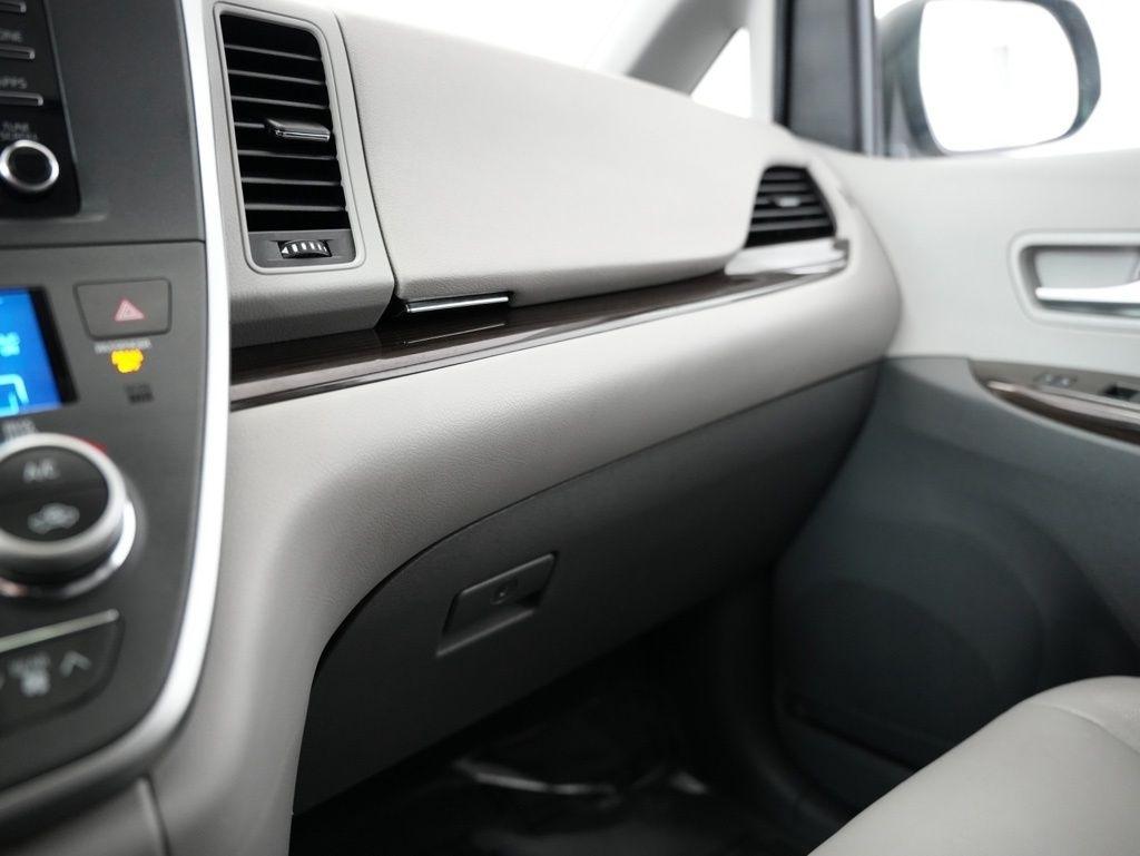 Toyota Sienna XLE Auto Access Seat FWD 7-Passenger (Natl) 2020