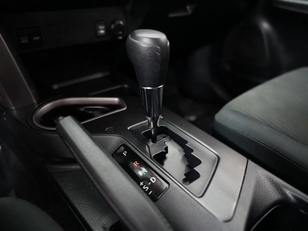 Toyota RAV4 LE AWD (Natl) 2018