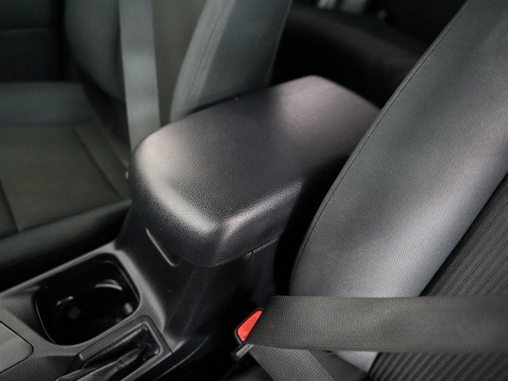 Toyota RAV4 LE AWD (Natl) 2018