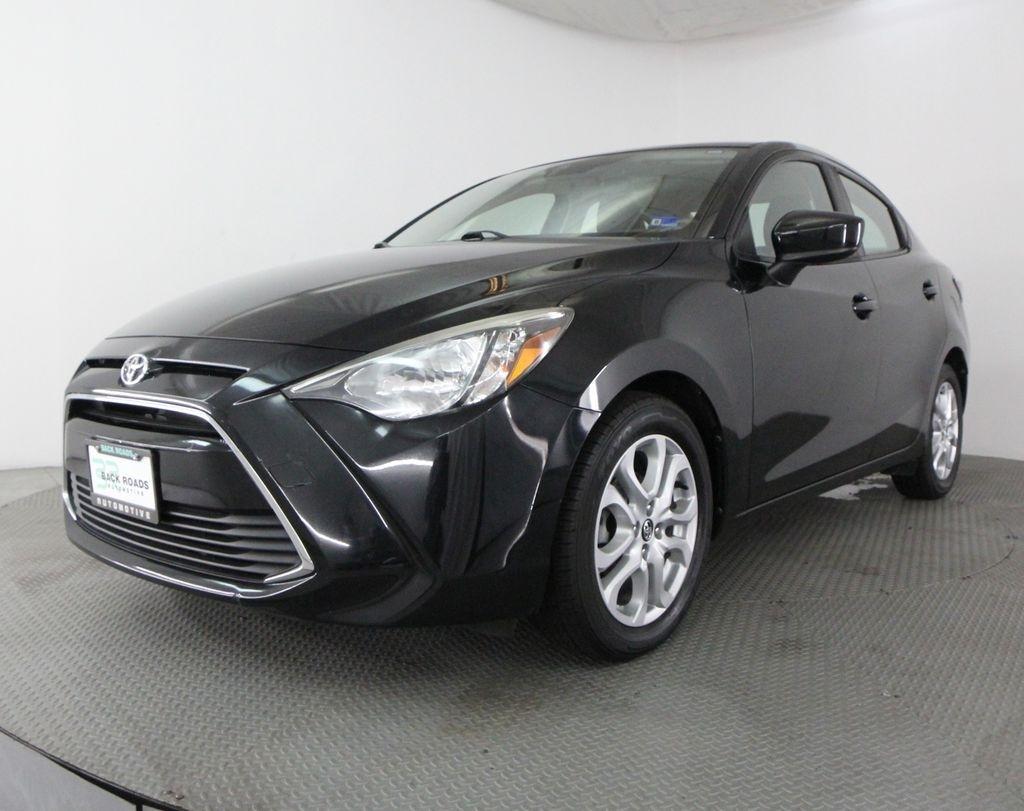 Toyota Yaris iA Manual (Natl) 2018