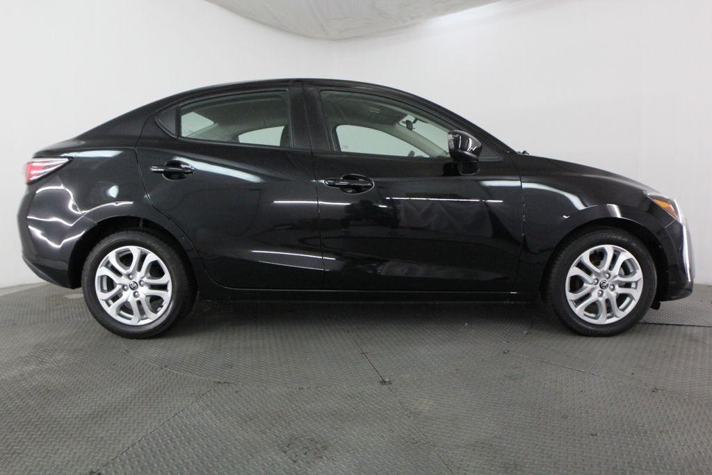 Toyota Yaris iA Manual (Natl) 2018