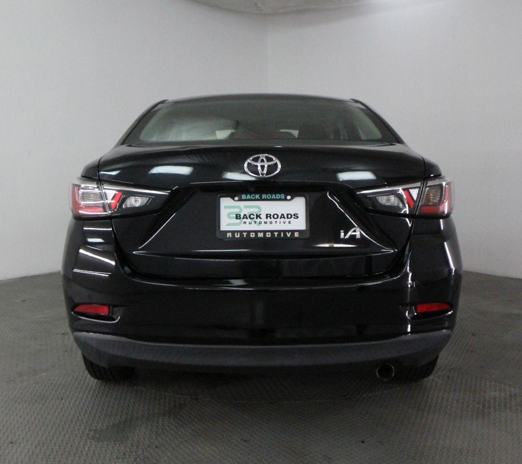 Toyota Yaris iA Manual (Natl) 2018