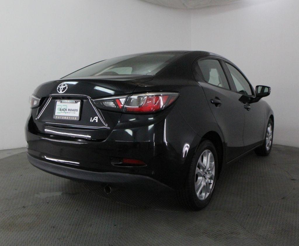 Toyota Yaris iA Manual (Natl) 2018