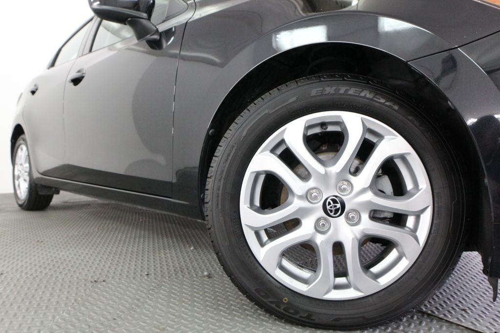 Toyota Yaris iA Manual (Natl) 2018