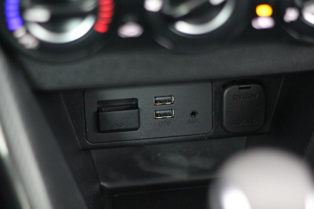 Toyota Yaris iA Manual (Natl) 2018