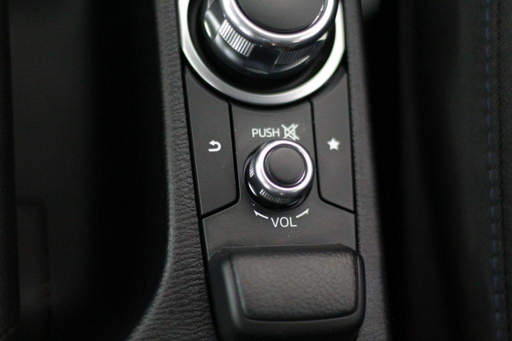 Toyota Yaris iA Manual (Natl) 2018