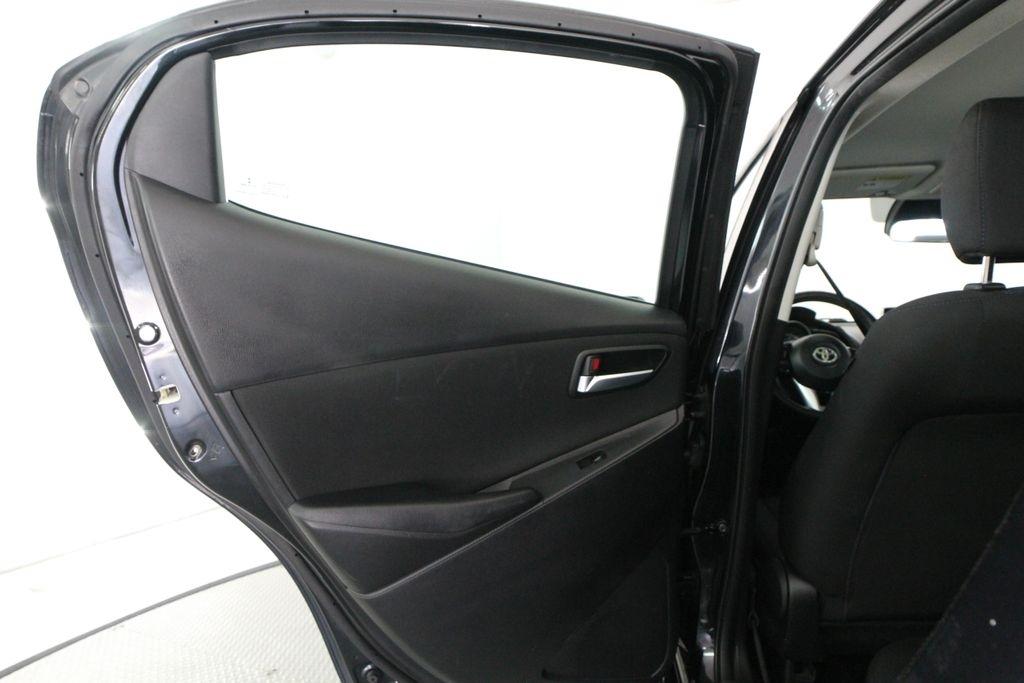 Toyota Yaris iA Manual (Natl) 2018