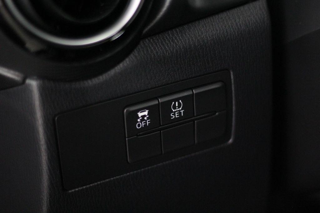 Toyota Yaris iA Manual (Natl) 2018