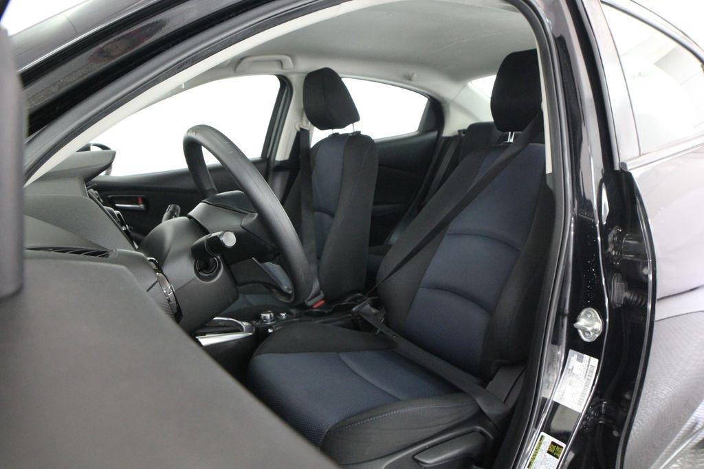Toyota Yaris iA Manual (Natl) 2018