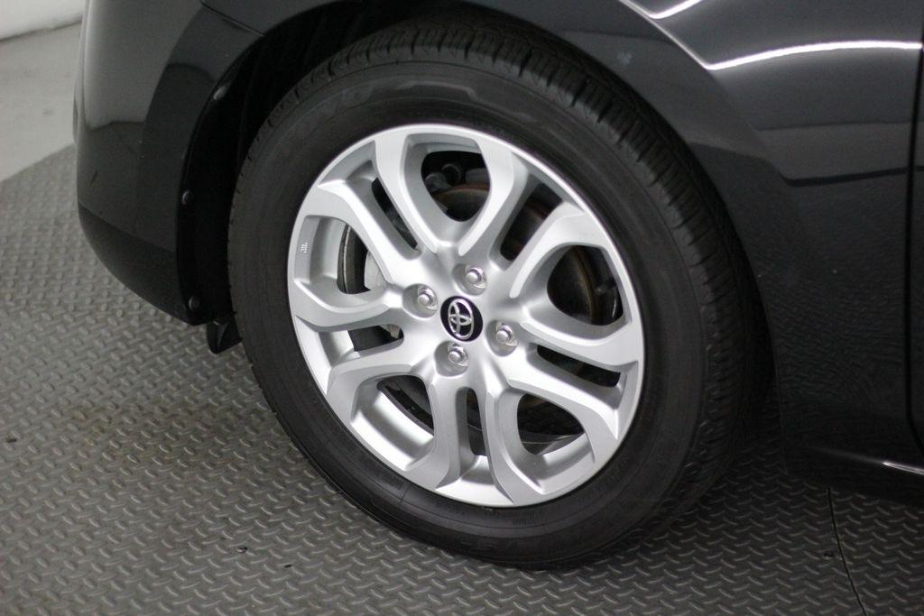 Toyota Yaris iA Manual (Natl) 2018