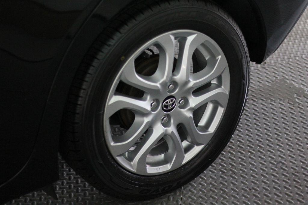 Toyota Yaris iA Manual (Natl) 2018