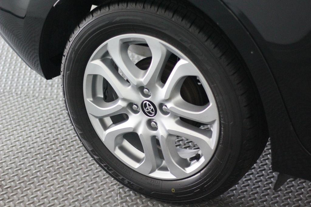 Toyota Yaris iA Manual (Natl) 2018