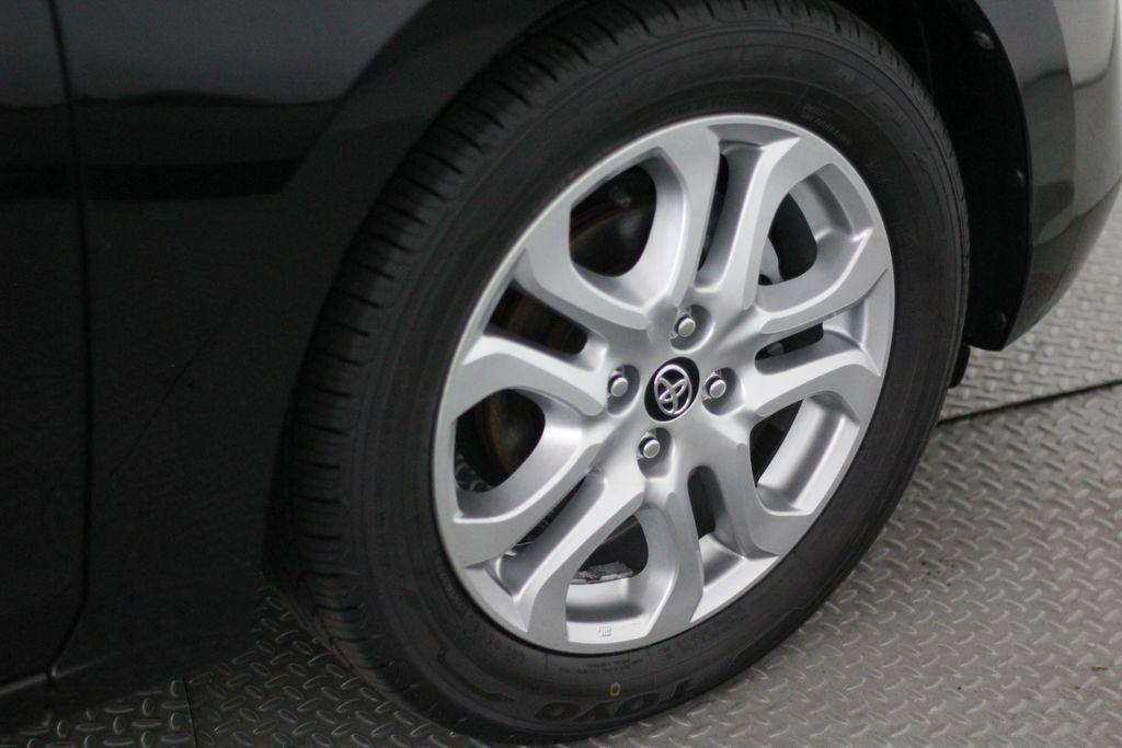 Toyota Yaris iA Manual (Natl) 2018