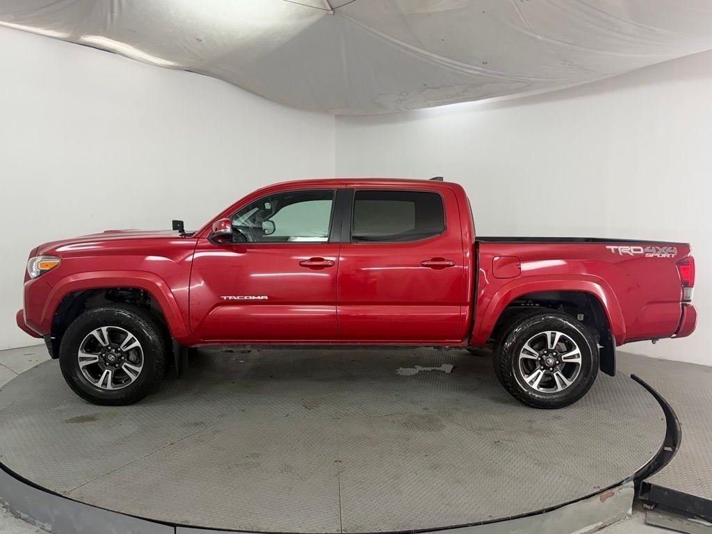 Toyota Tacoma TRD Off Road Double Cab 5' Bed V6 4x4 MT (Natl) 2017