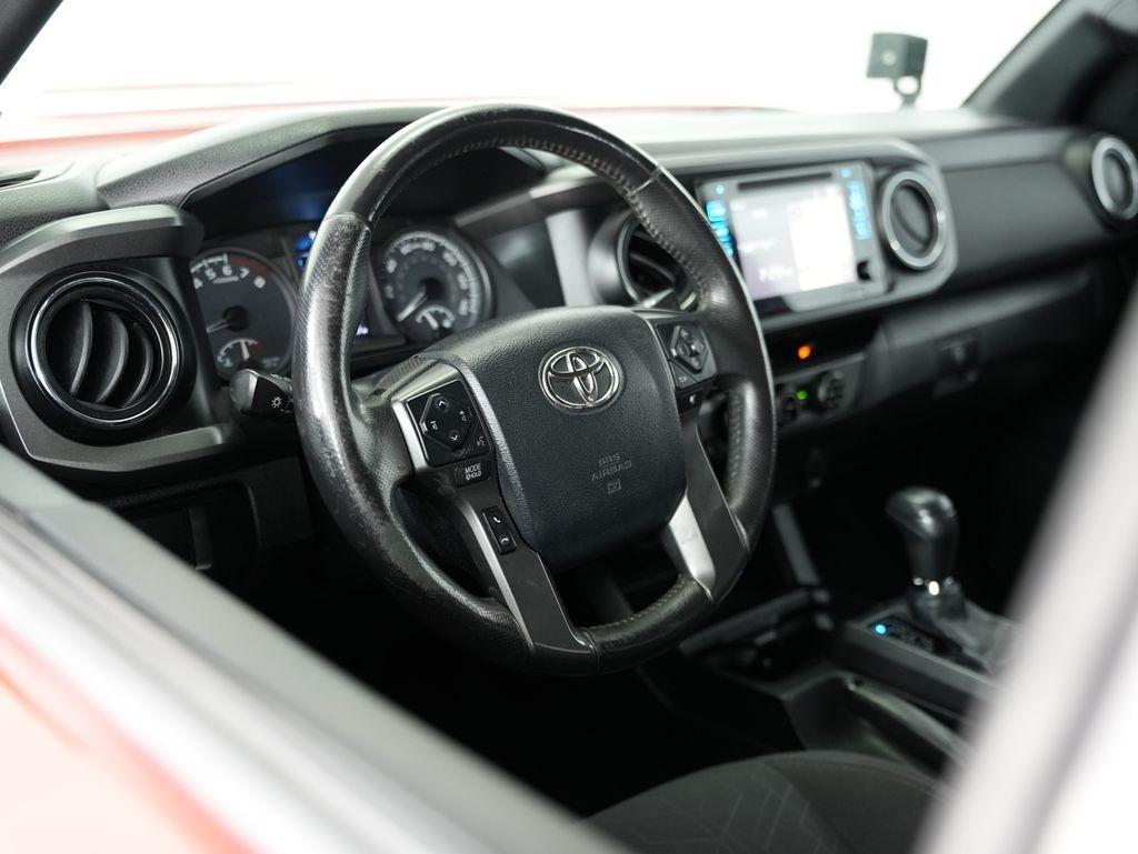 Toyota Tacoma TRD Off Road Double Cab 5' Bed V6 4x4 MT (Natl) 2017
