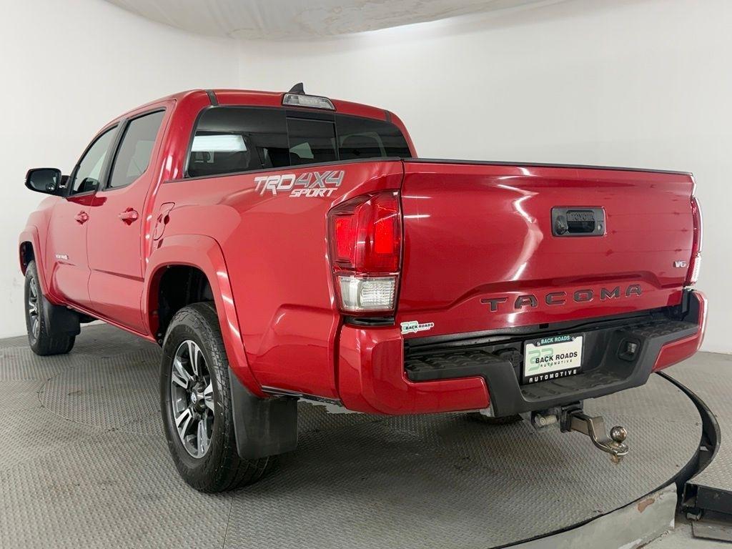 Toyota Tacoma TRD Off Road Double Cab 5' Bed V6 4x4 MT (Natl) 2017
