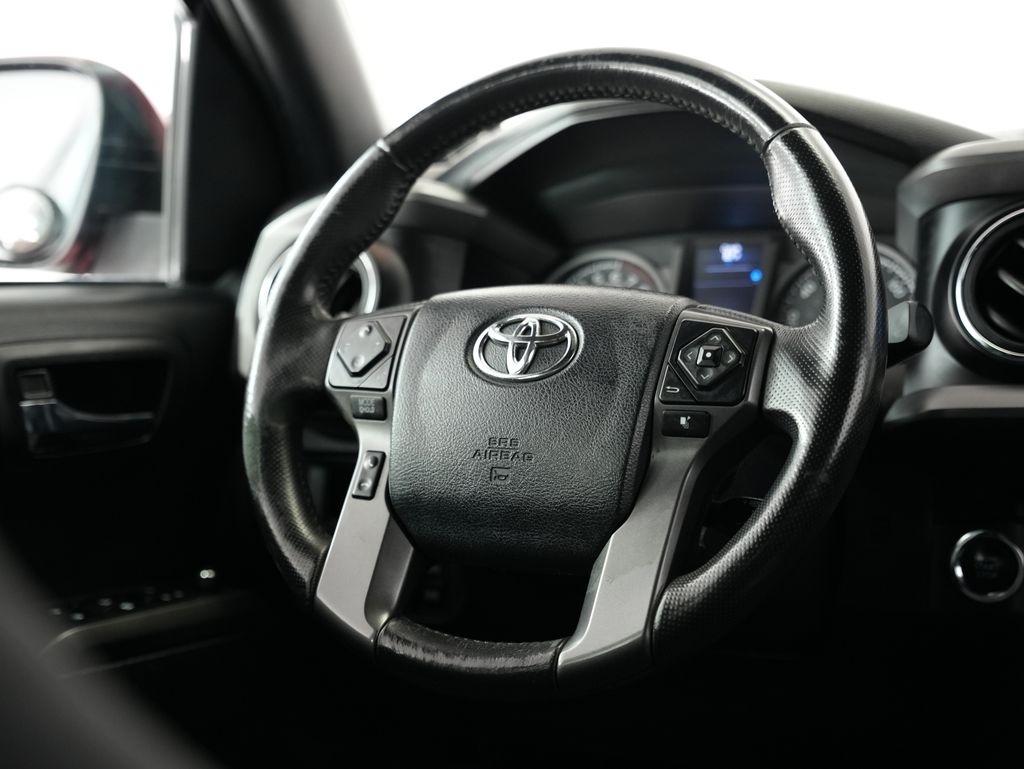 Toyota Tacoma TRD Off Road Double Cab 5' Bed V6 4x4 MT (Natl) 2017