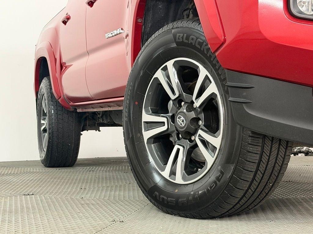 Toyota Tacoma TRD Off Road Double Cab 5' Bed V6 4x4 MT (Natl) 2017