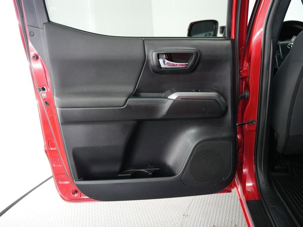 Toyota Tacoma TRD Off Road Double Cab 5' Bed V6 4x4 MT (Natl) 2017