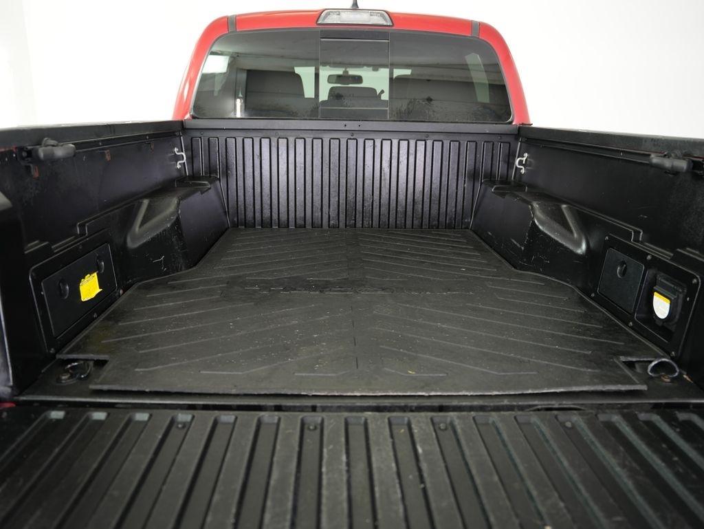 Toyota Tacoma TRD Off Road Double Cab 5' Bed V6 4x4 MT (Natl) 2017