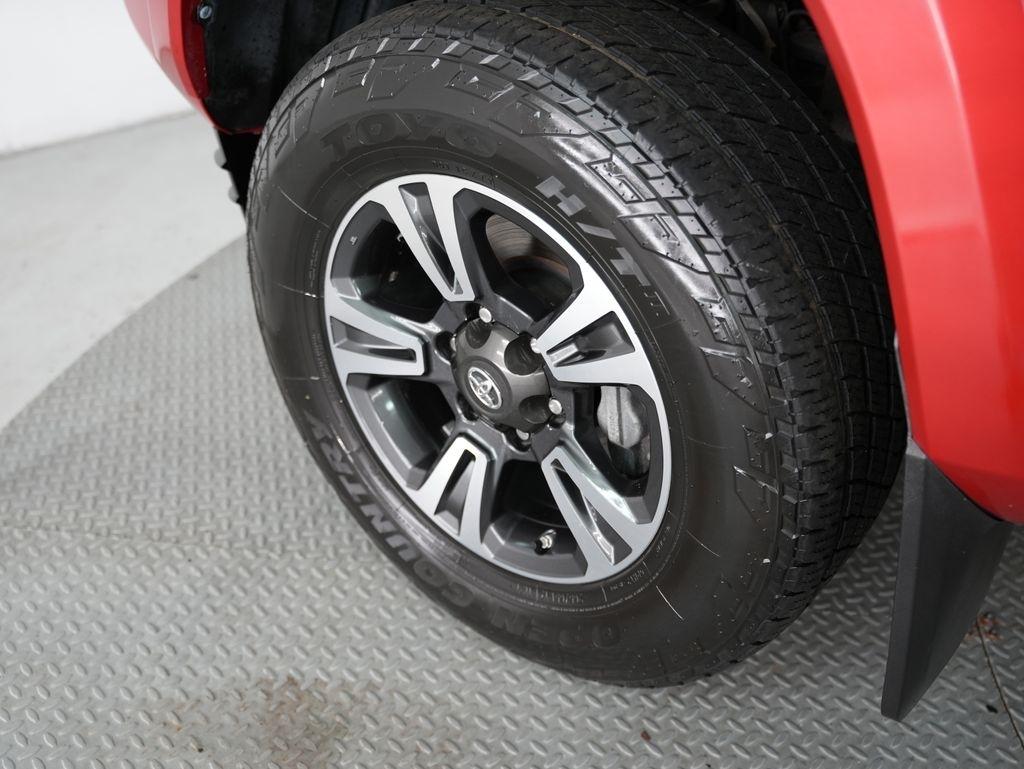 Toyota Tacoma TRD Off Road Double Cab 5' Bed V6 4x4 MT (Natl) 2017
