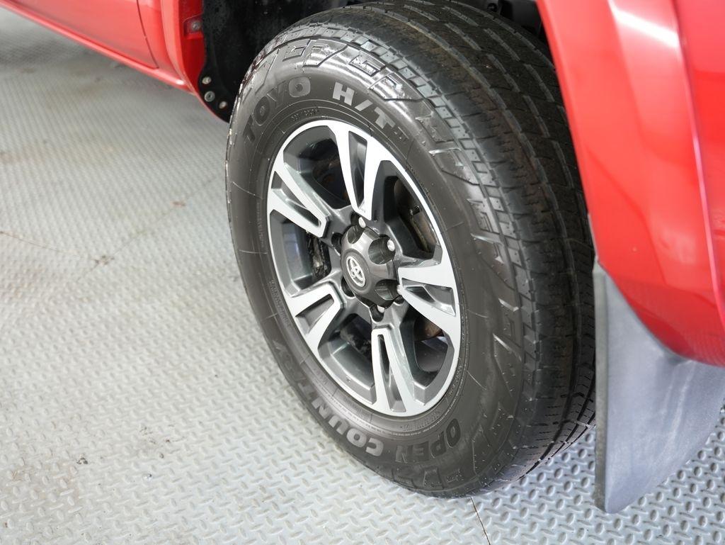 Toyota Tacoma TRD Off Road Double Cab 5' Bed V6 4x4 MT (Natl) 2017