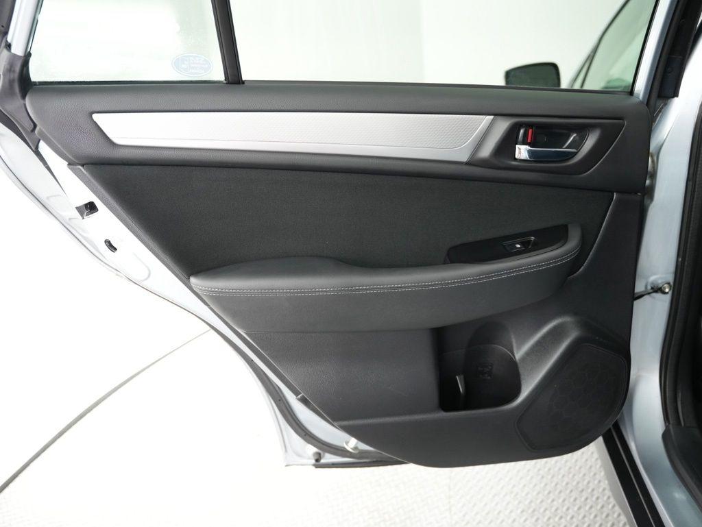 Subaru Outback 4dr Wgn 2.5i Premium PZEV 2016