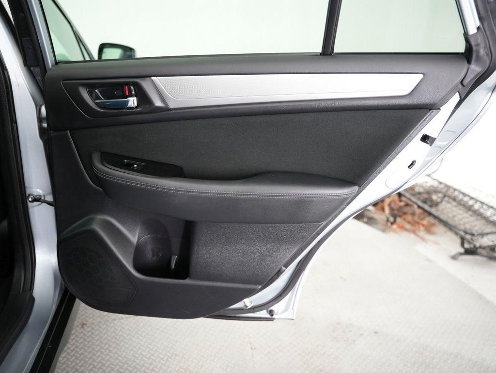 Subaru Outback 4dr Wgn 2.5i Premium PZEV 2016