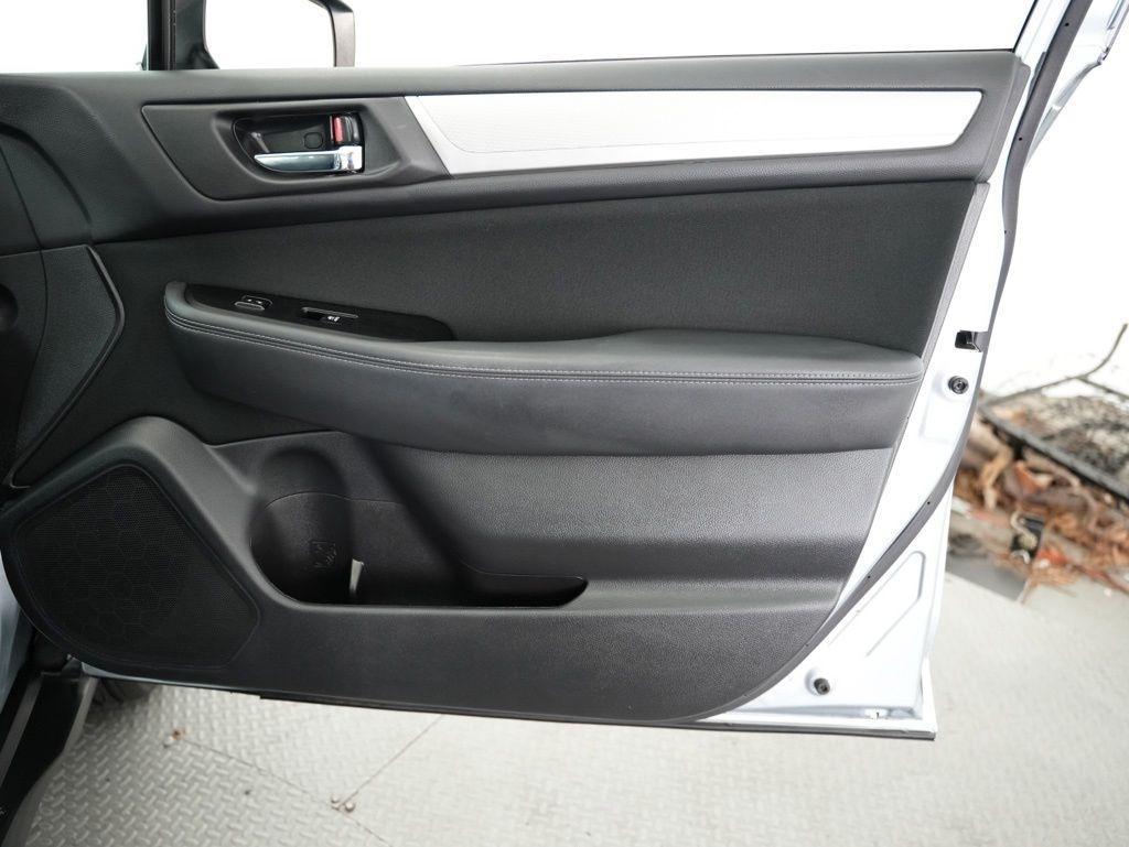 Subaru Outback 4dr Wgn 2.5i Premium PZEV 2016