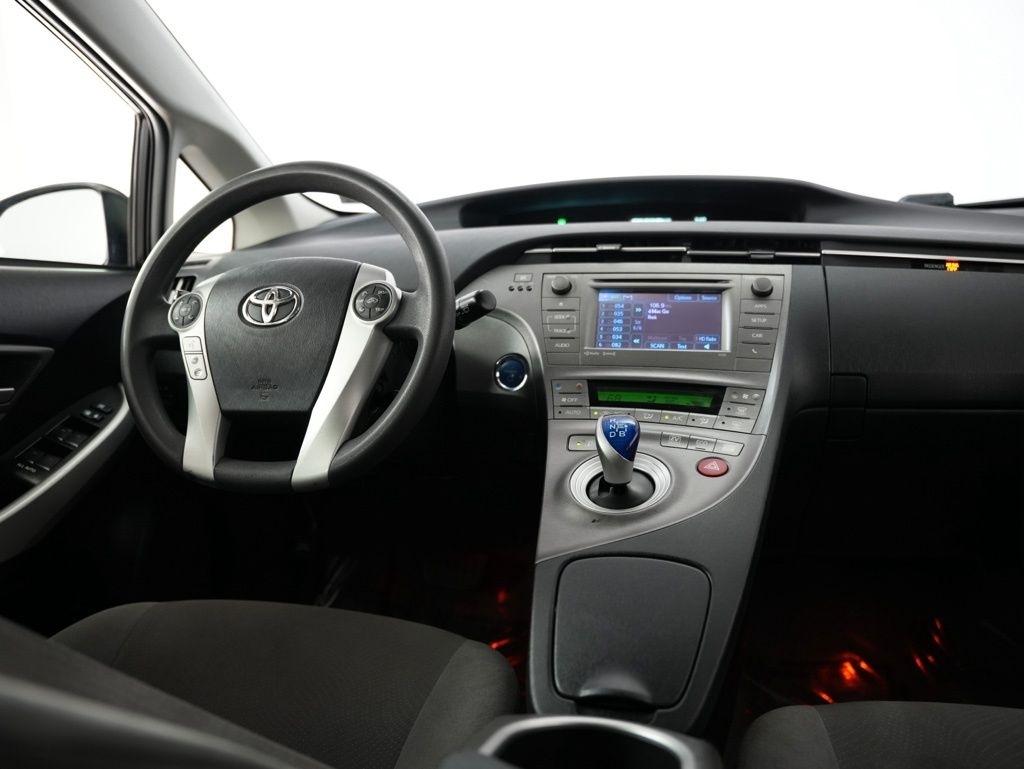 Toyota Prius 5dr HB Three (Natl) 2012
