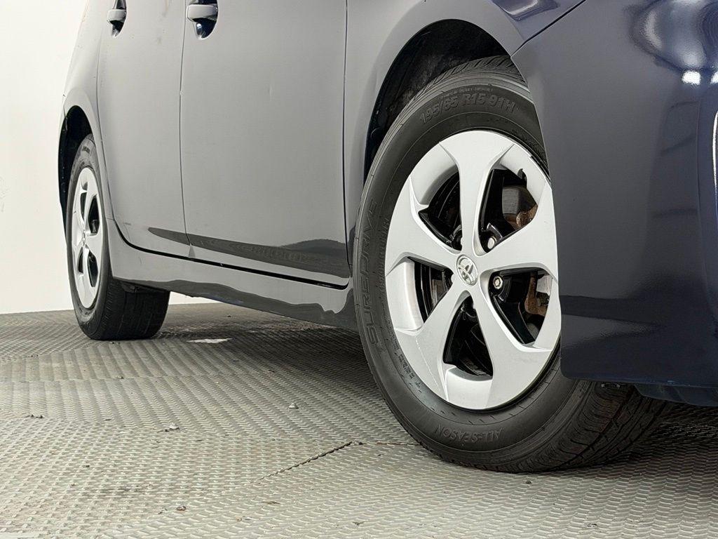 Toyota Prius 5dr HB Three (Natl) 2012
