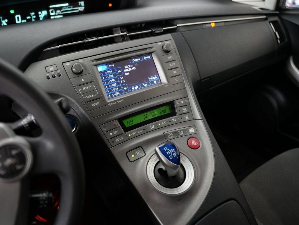 Toyota Prius 5dr HB Three (Natl) 2012