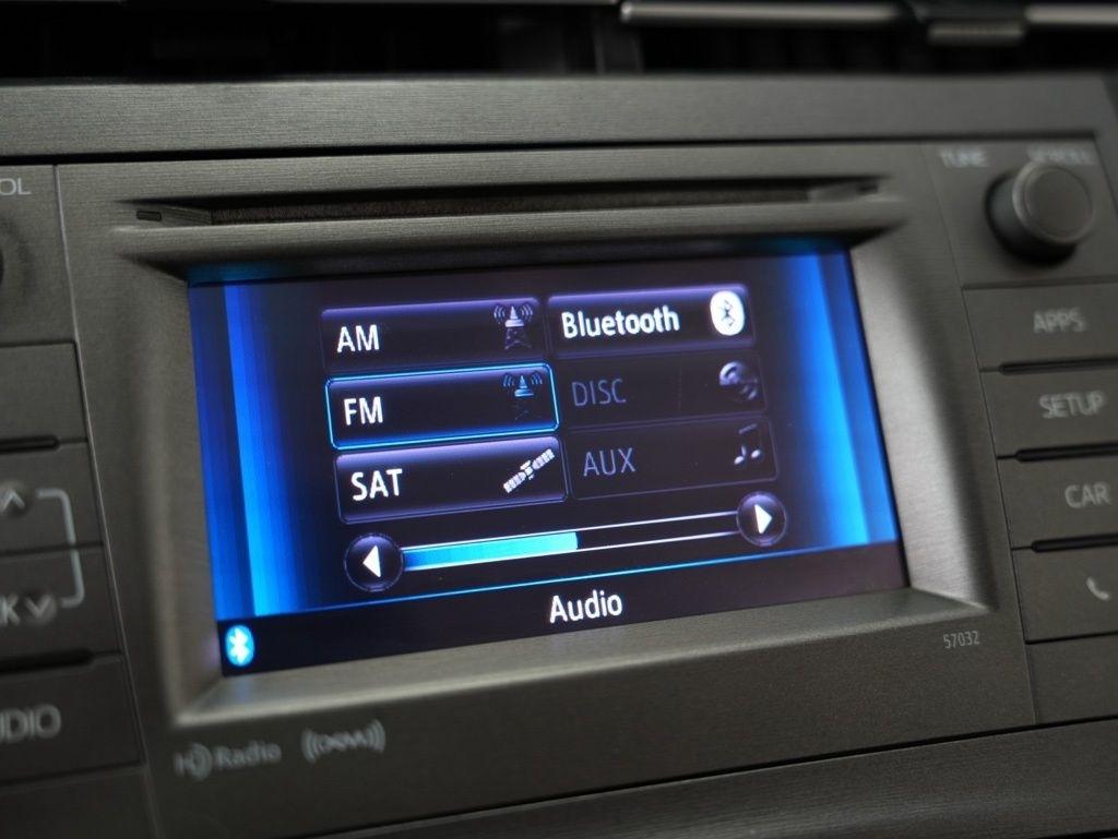 Toyota Prius 5dr HB Three (Natl) 2012