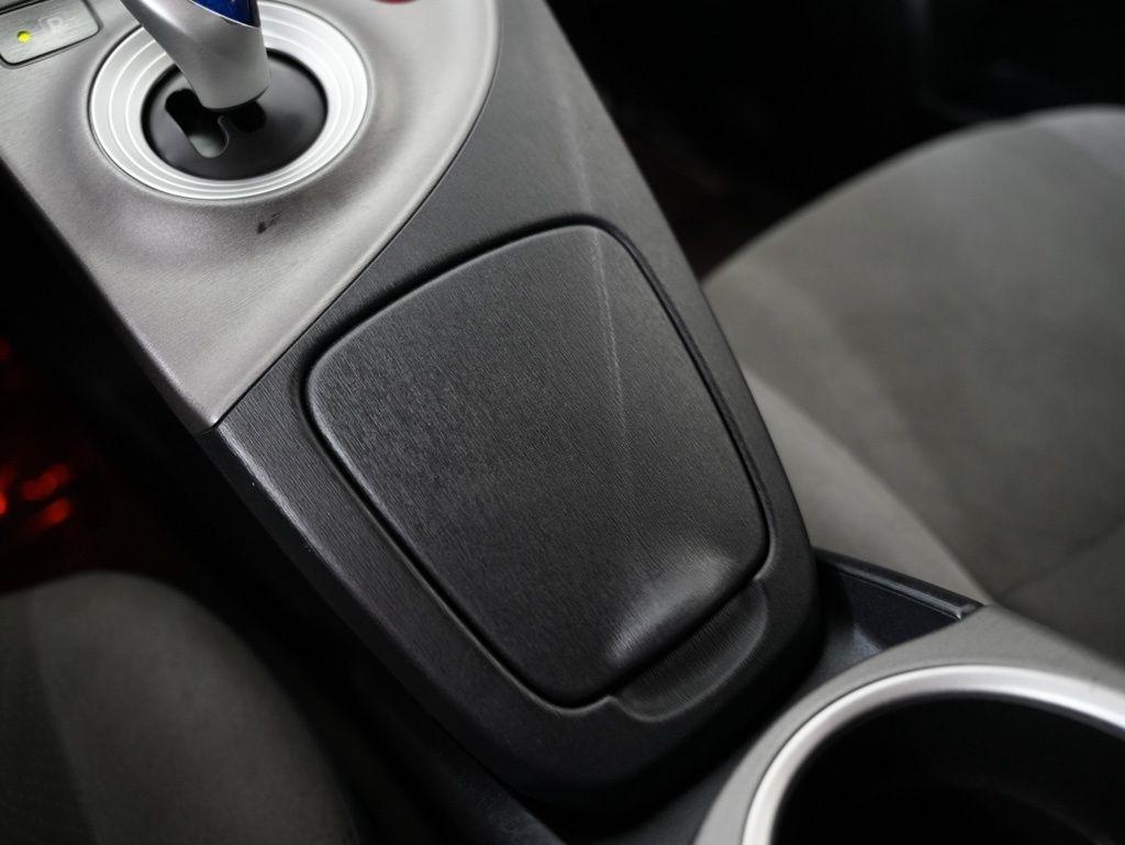 Toyota Prius 5dr HB Three (Natl) 2012