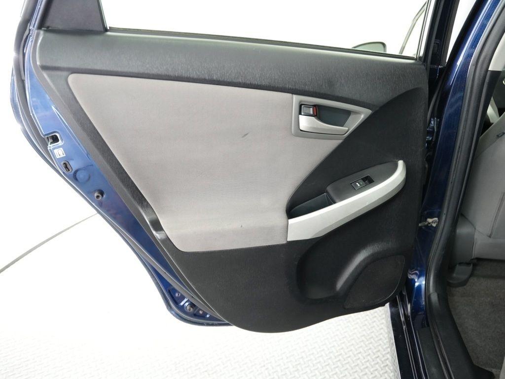 Toyota Prius 5dr HB Three (Natl) 2012