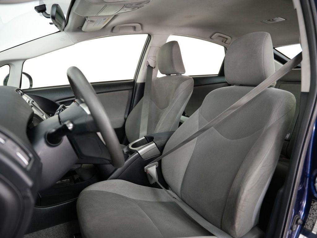 Toyota Prius 5dr HB Three (Natl) 2012