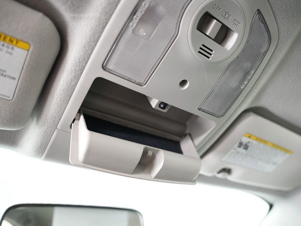 Toyota Prius 5dr HB Three (Natl) 2012