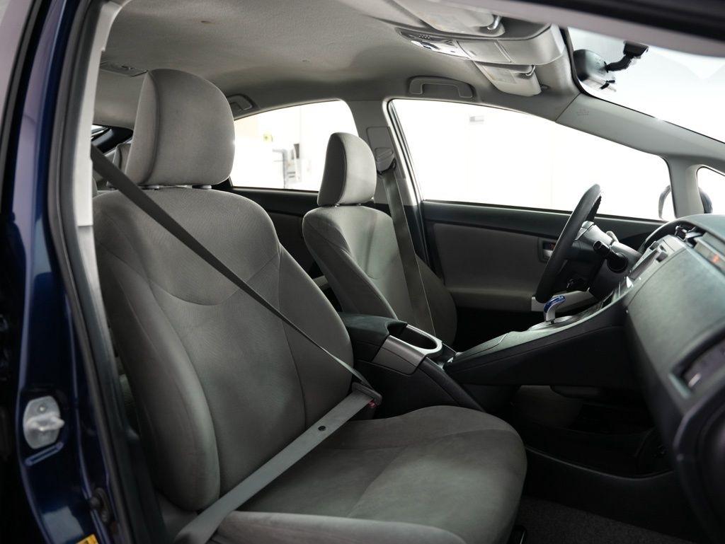Toyota Prius 5dr HB Three (Natl) 2012